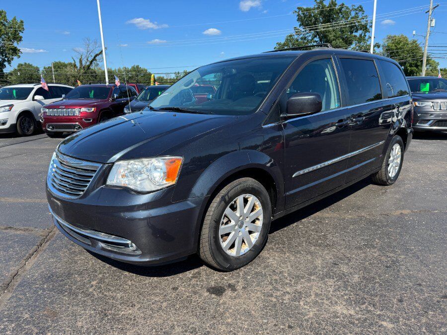 2014 CHRYSLER Town and Country