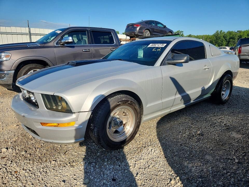 2005 FORD Mustang