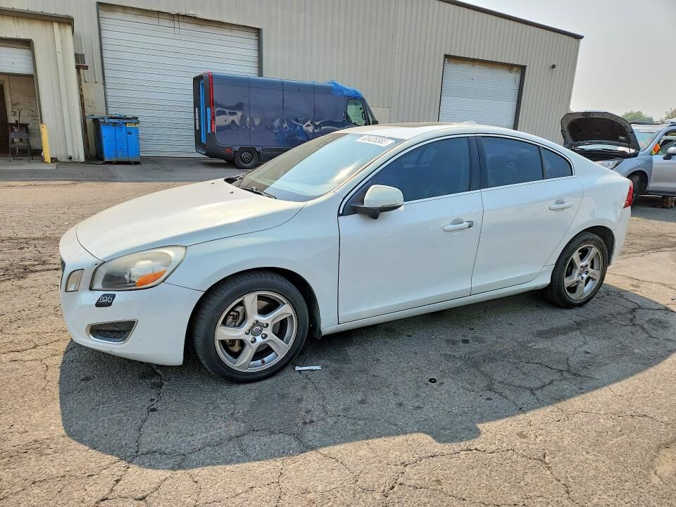 2013 VOLVO S60