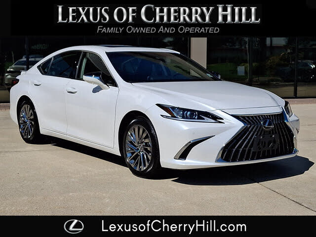 2025 LEXUS ES