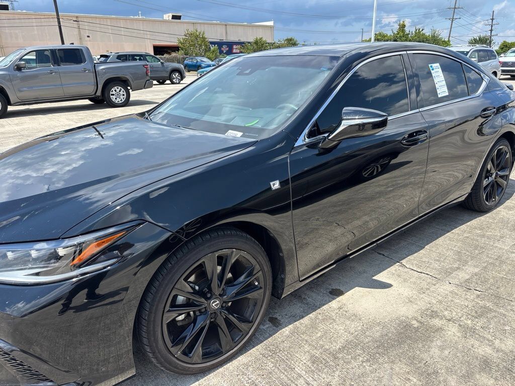 2022 LEXUS ES