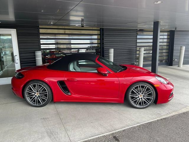 2024 PORSCHE 718