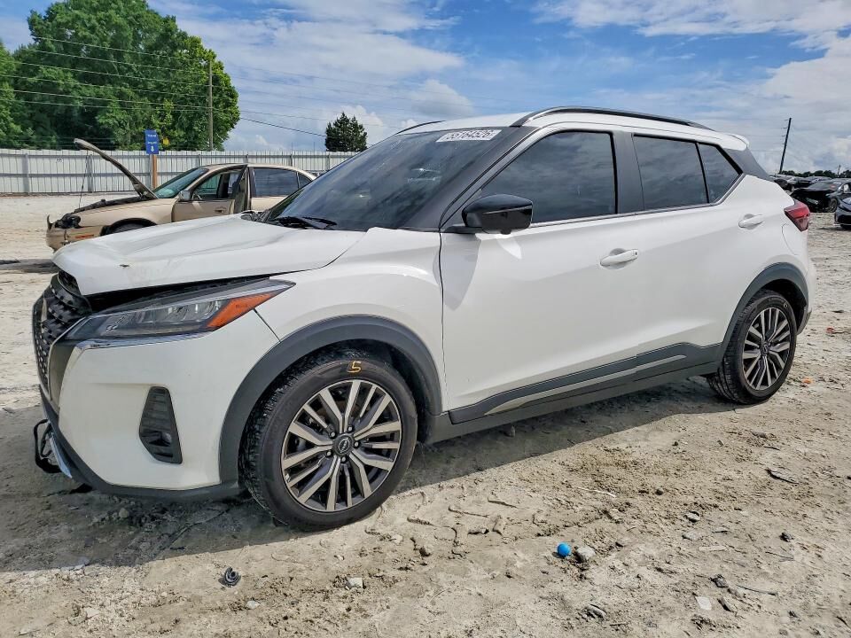 2022 NISSAN Kicks
