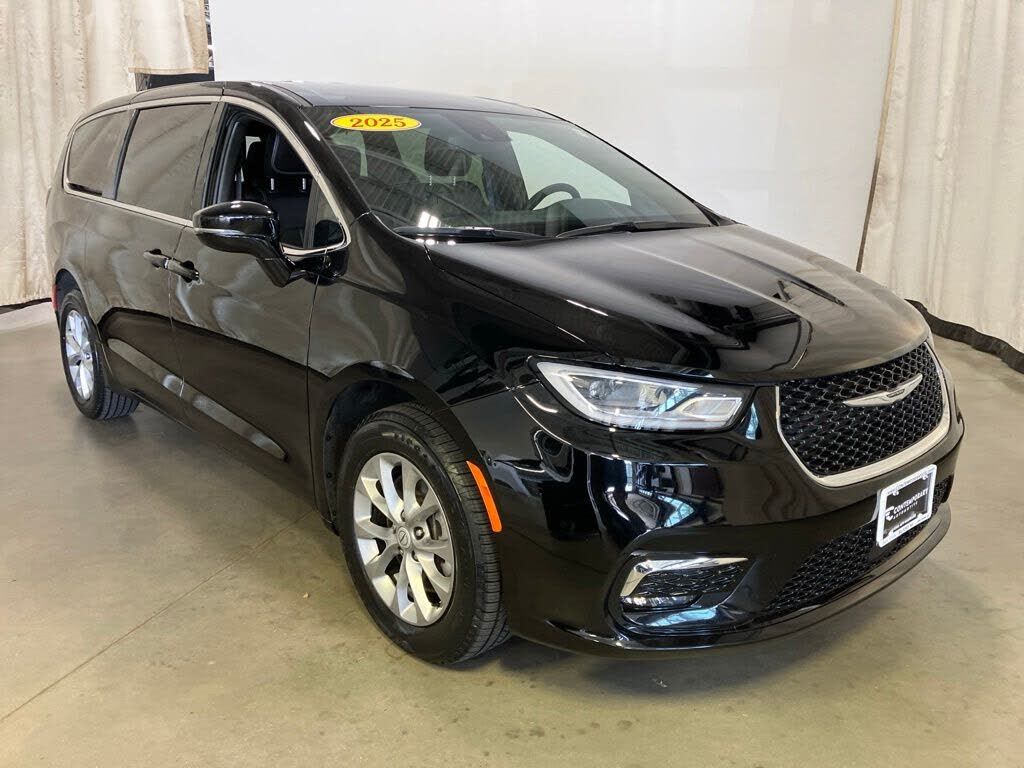 2025 CHRYSLER Pacifica