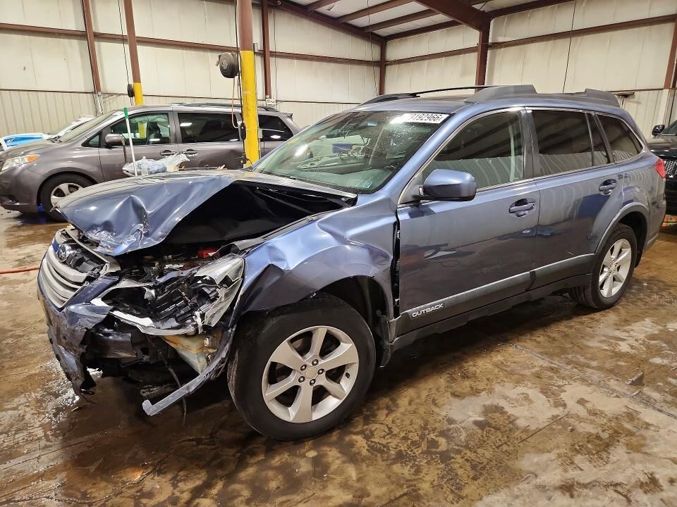 2013 SUBARU Outback