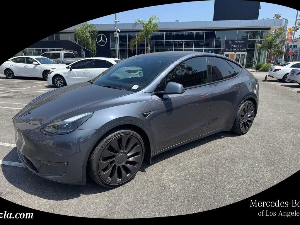 2022 TESLA Model Y