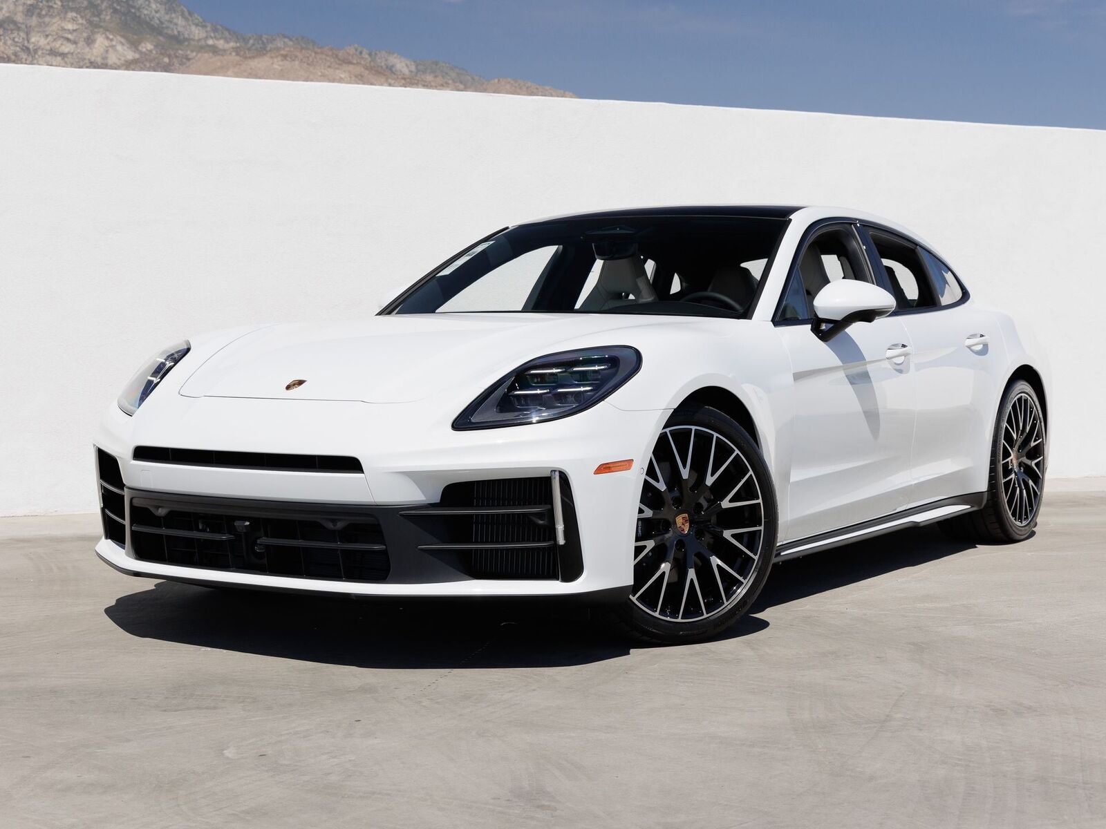 2026 PORSCHE Panamera