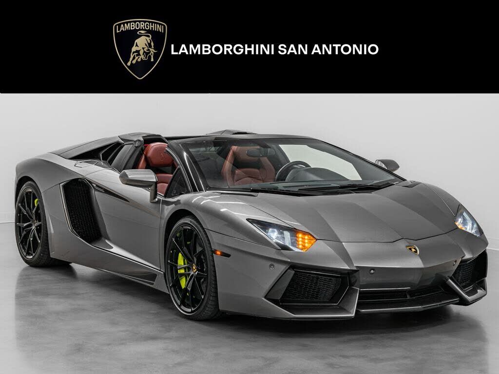 2015 LAMBORGHINI Aventador