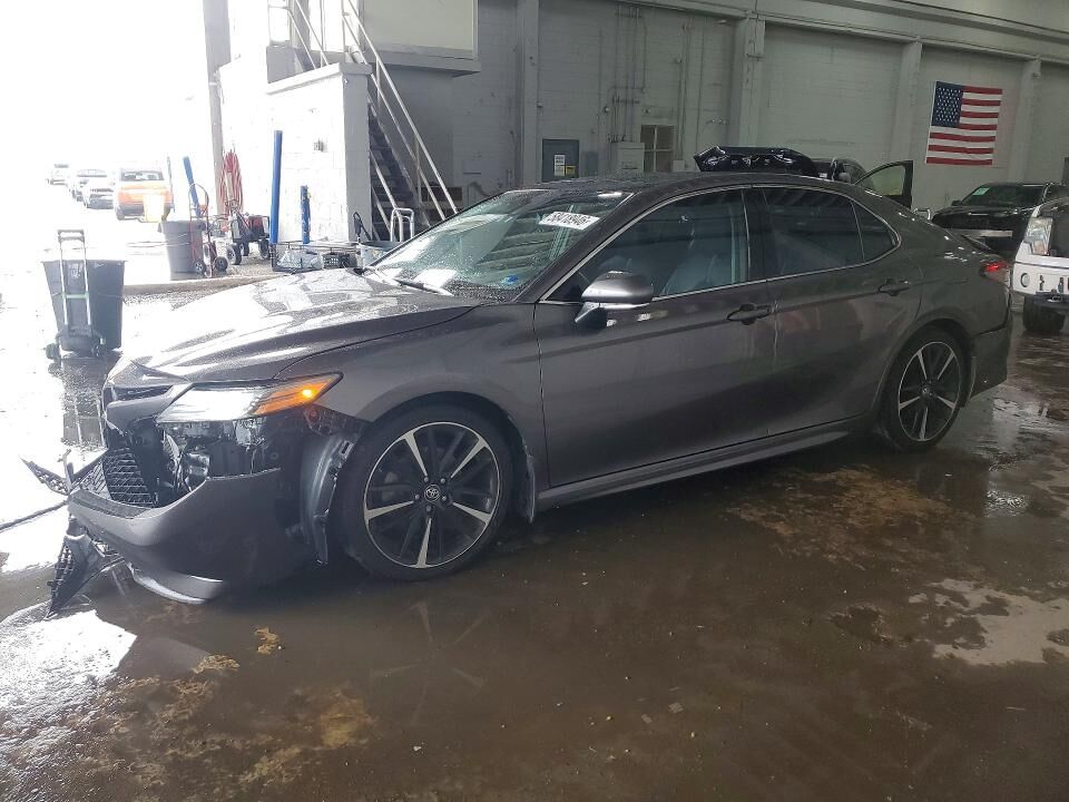 2019 TOYOTA Camry