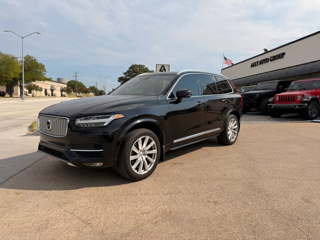 2017 VOLVO XC90