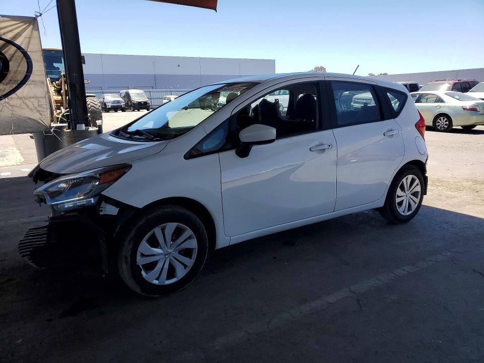 2017 NISSAN Versa
