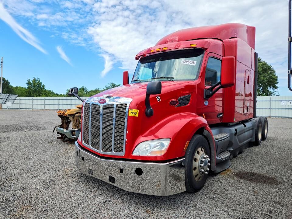 2016 PETERBILT 579