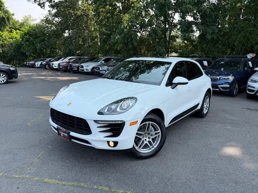 2018 PORSCHE Macan