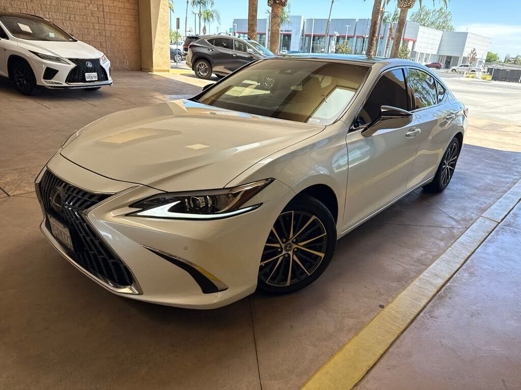 2023 LEXUS ES