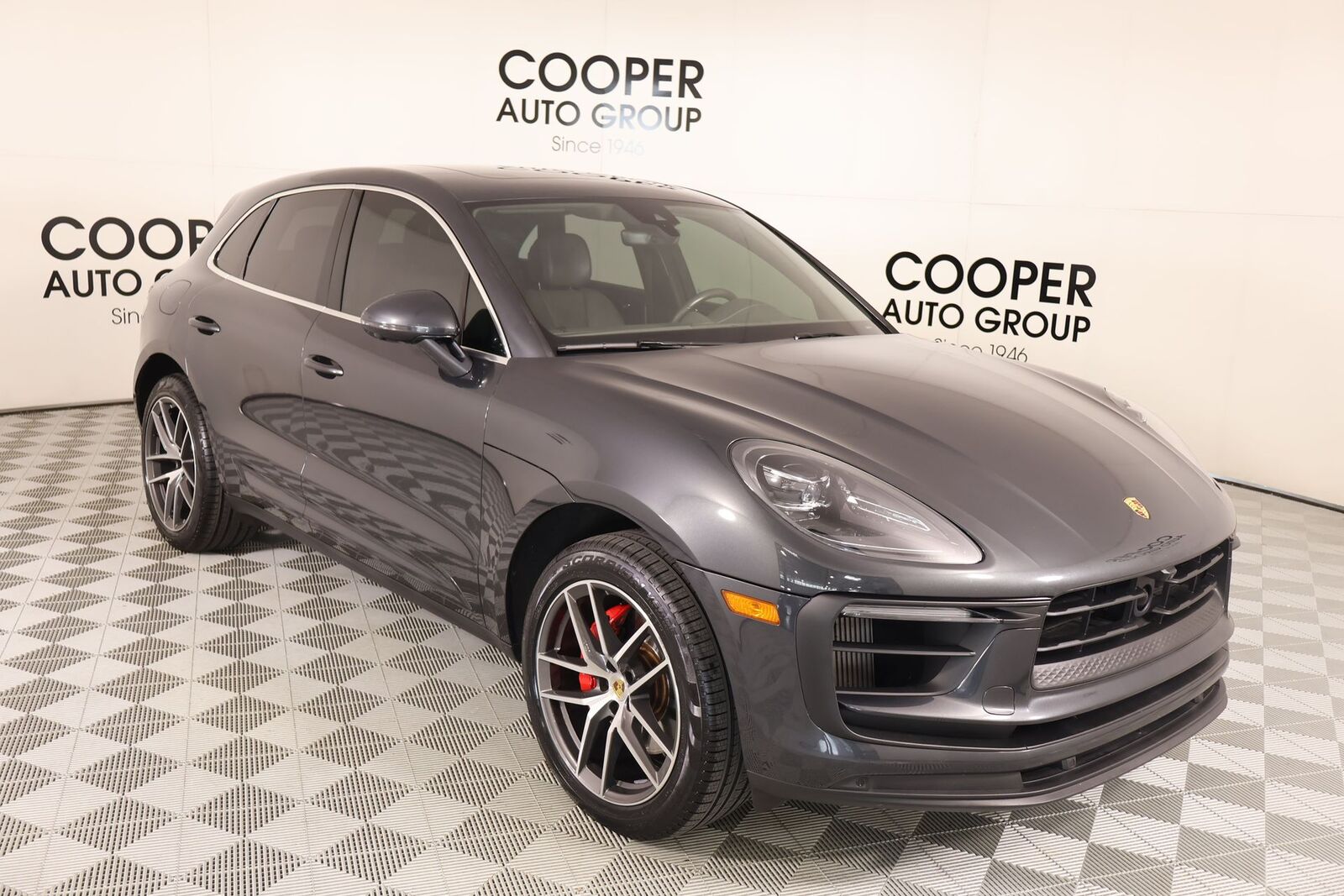 2023 PORSCHE Macan