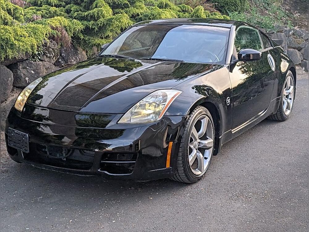 2005 NISSAN 350Z
