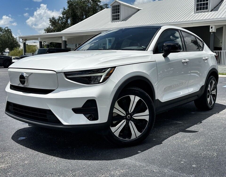 2023 VOLVO C40