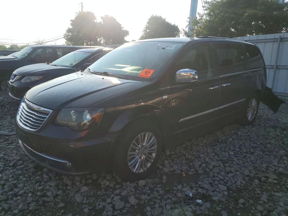 2014 CHRYSLER Town and Country