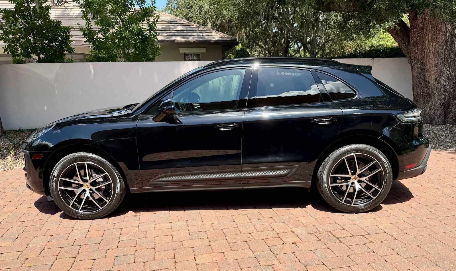 2023 PORSCHE Macan