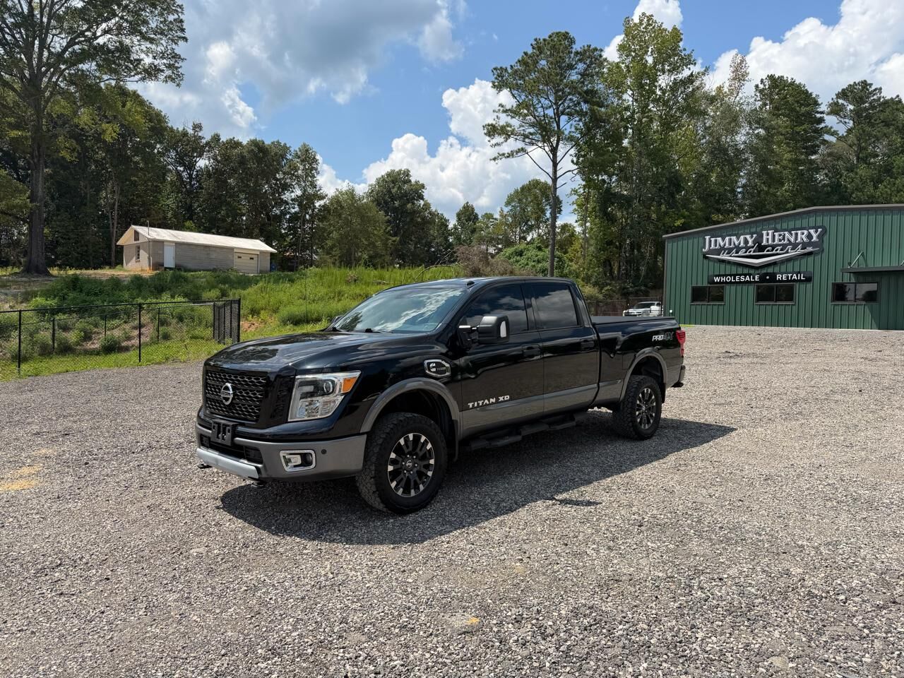 2017 NISSAN Titan