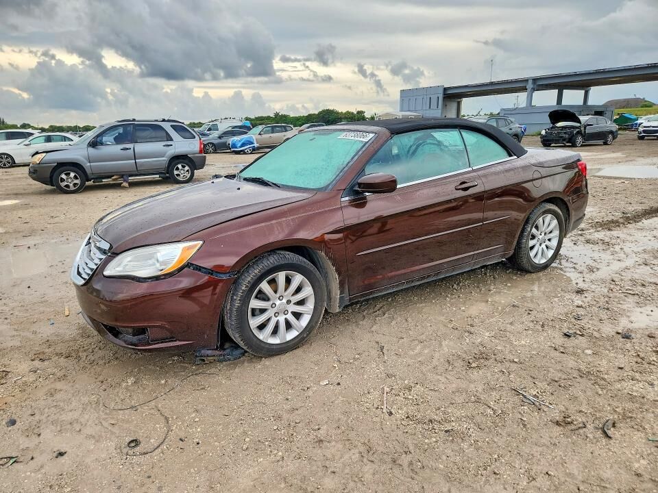 2013 CHRYSLER 200