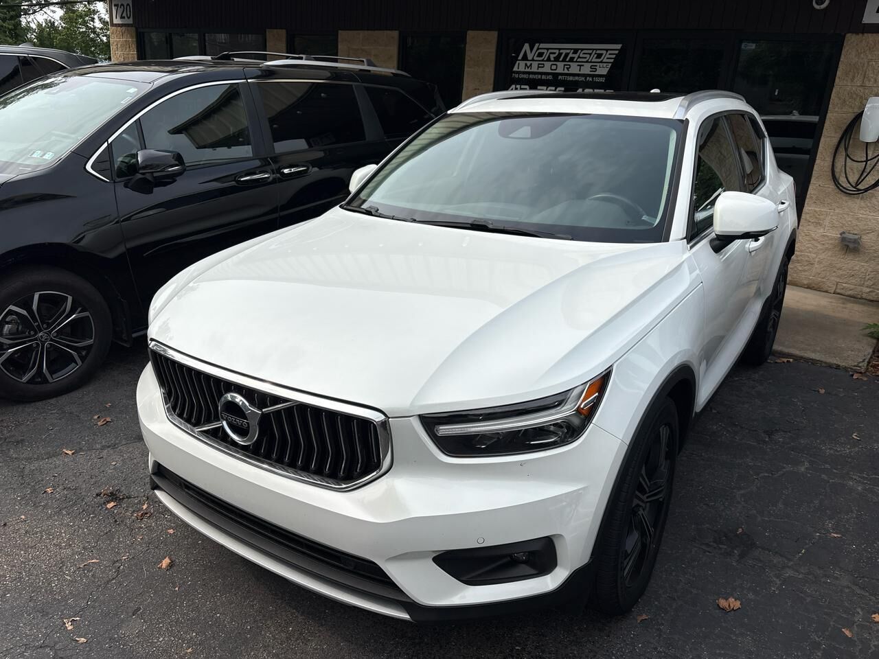 2020 VOLVO XC40