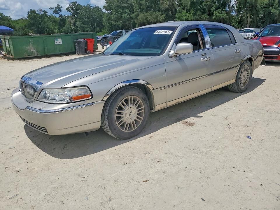 2006 LINCOLN Town Car