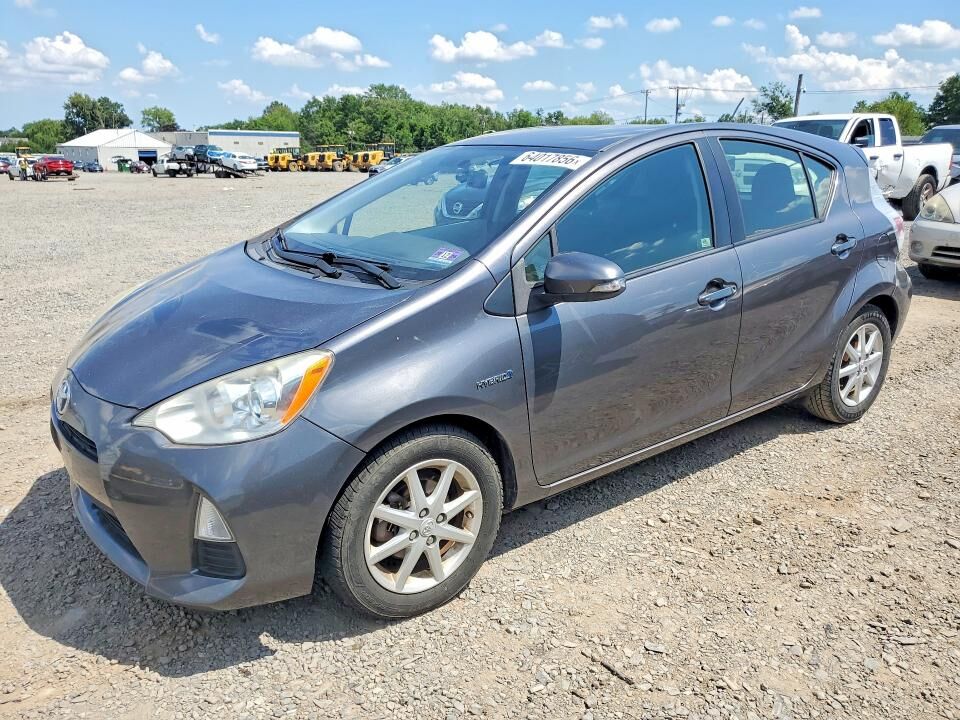 2013 TOYOTA Prius