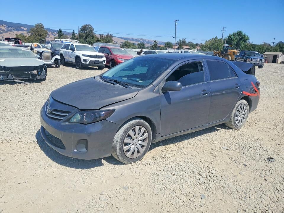 2013 TOYOTA Corolla