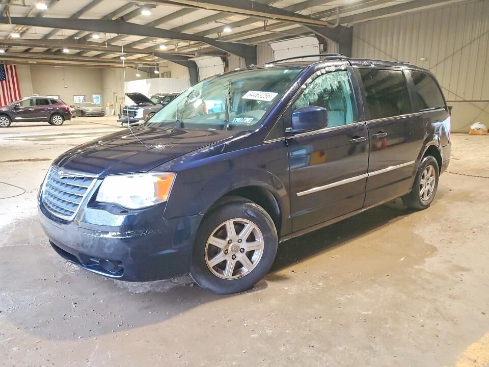 2010 CHRYSLER Town and Country
