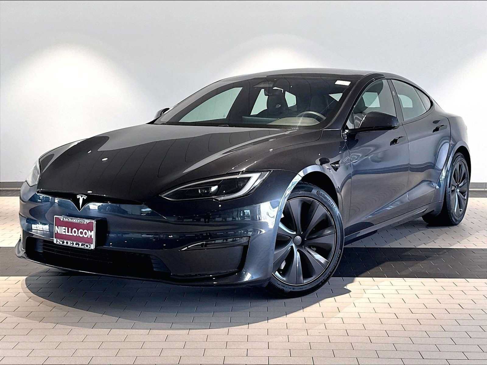 2024 TESLA Model S