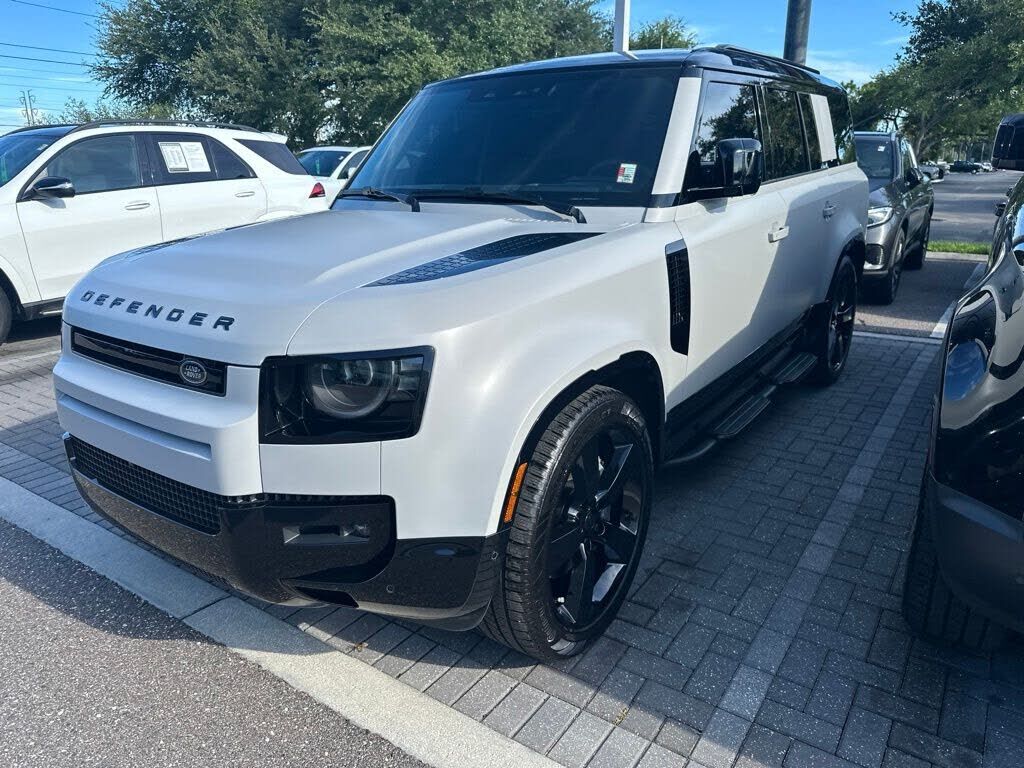 2026 LAND ROVER Defender