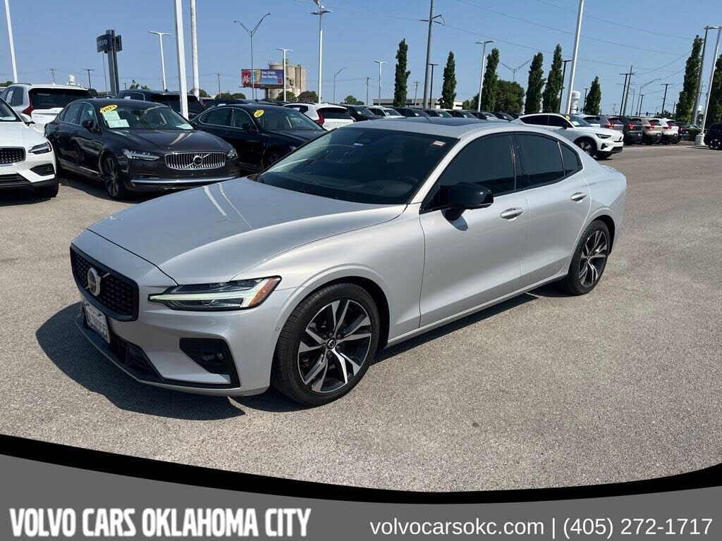 2024 VOLVO S60