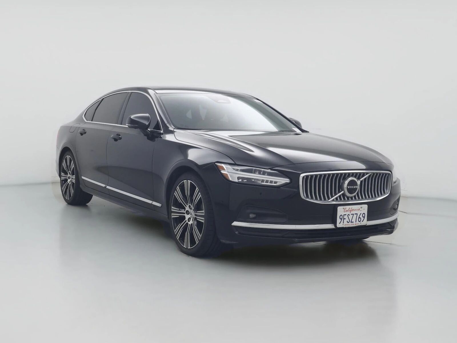 2023 VOLVO S90