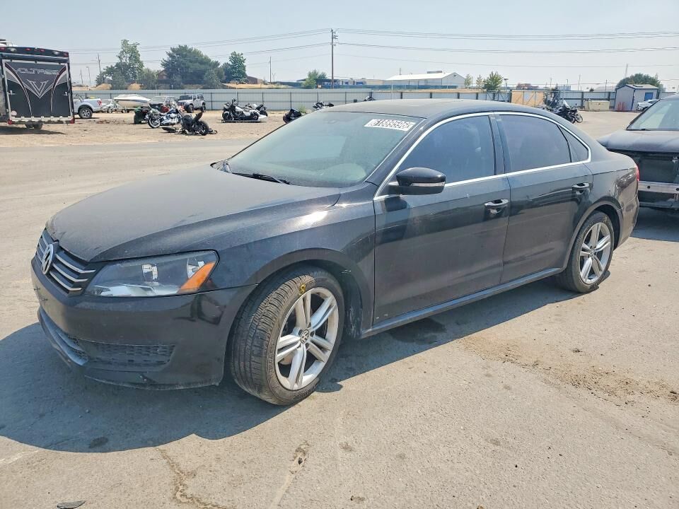 2014 VOLKSWAGEN Passat
