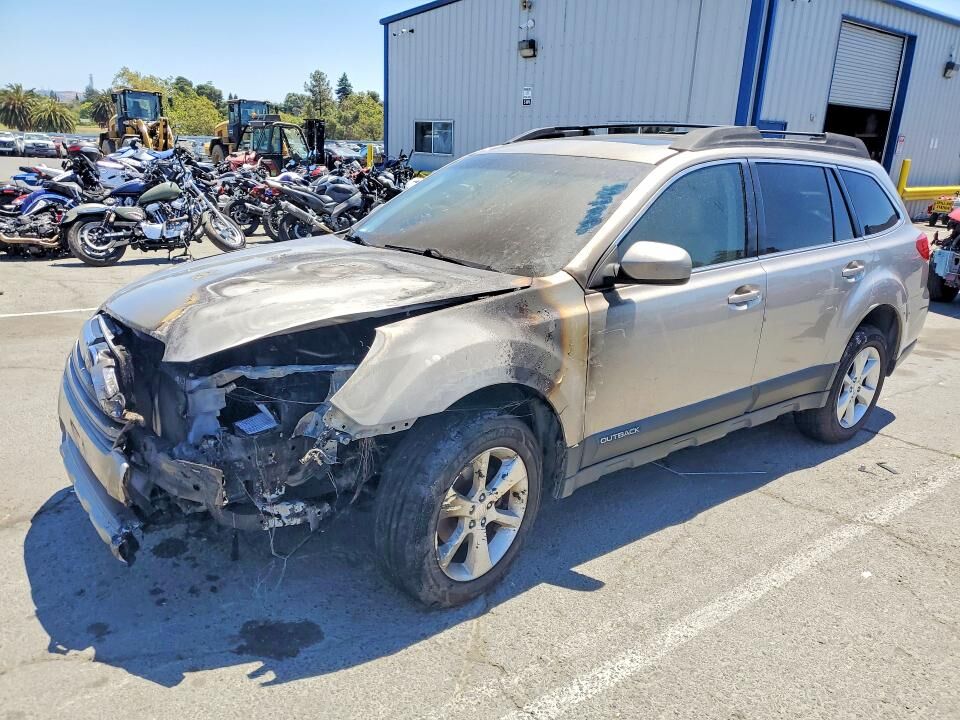 2014 SUBARU Outback
