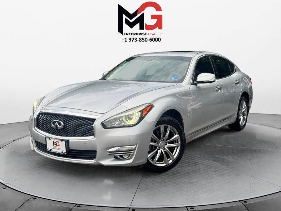 2015 INFINITI Q70