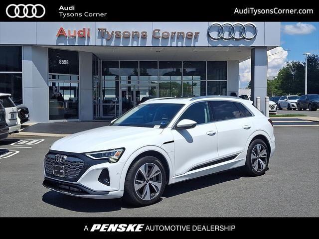 2024 AUDI Q8