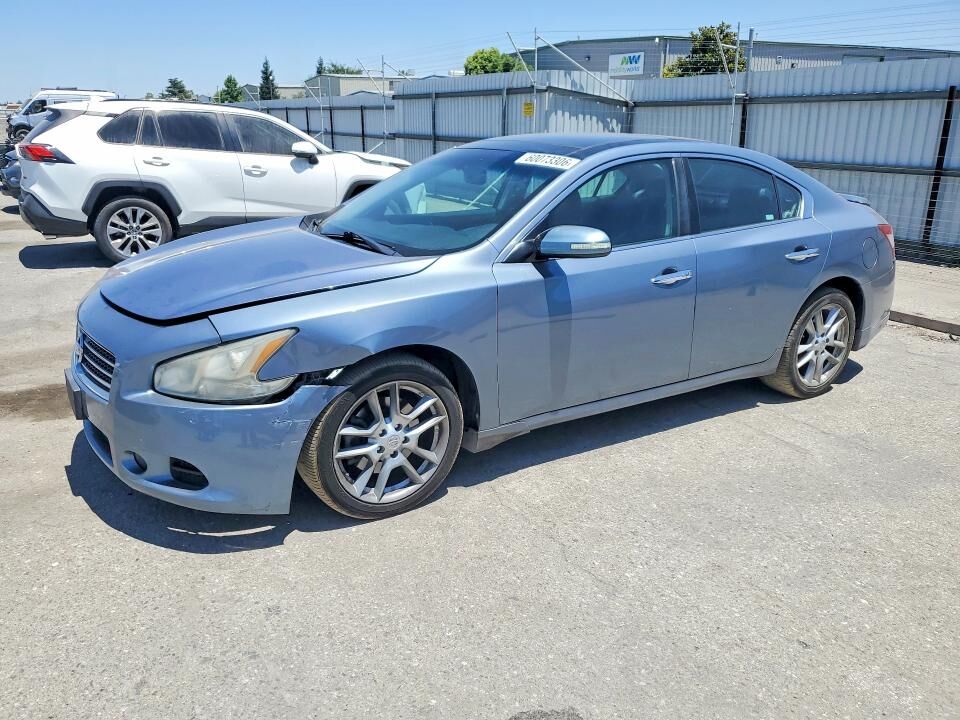 2010 NISSAN Maxima