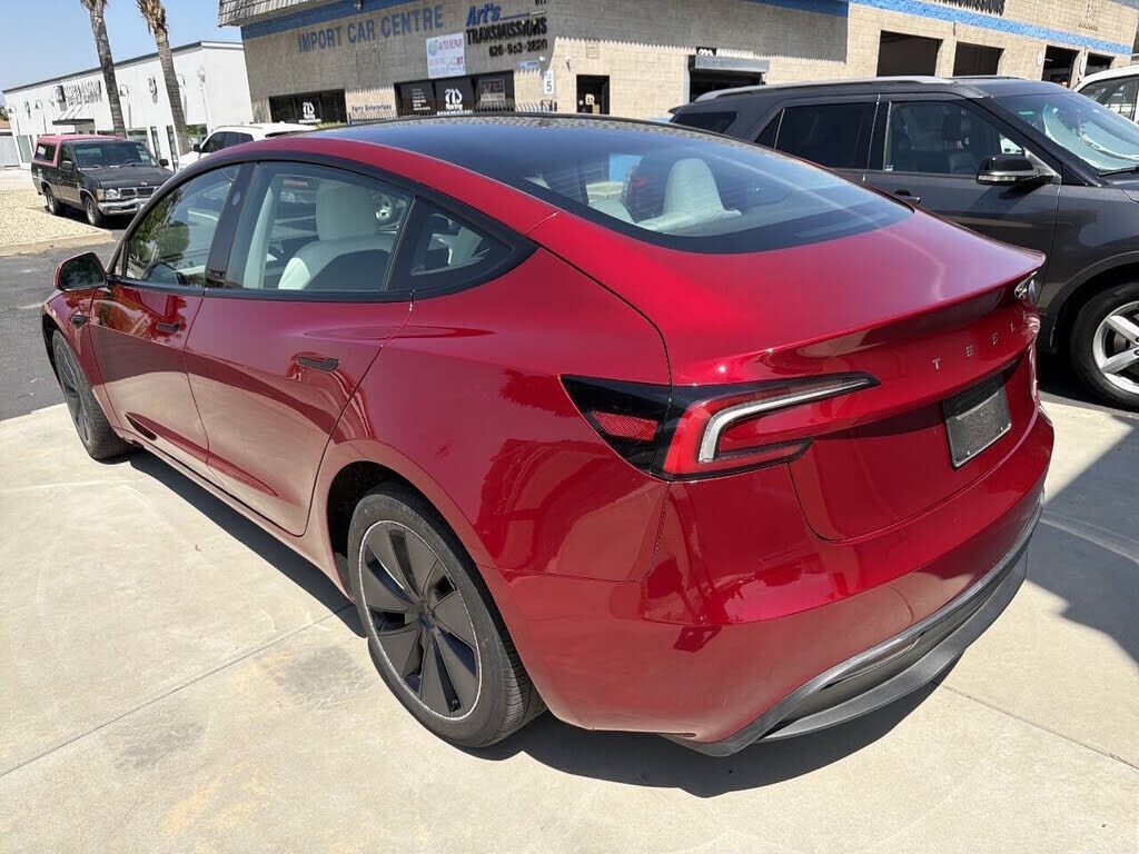 2025 TESLA Model 3
