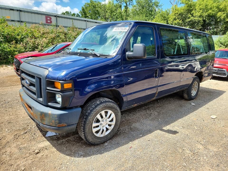 2013 FORD E-350