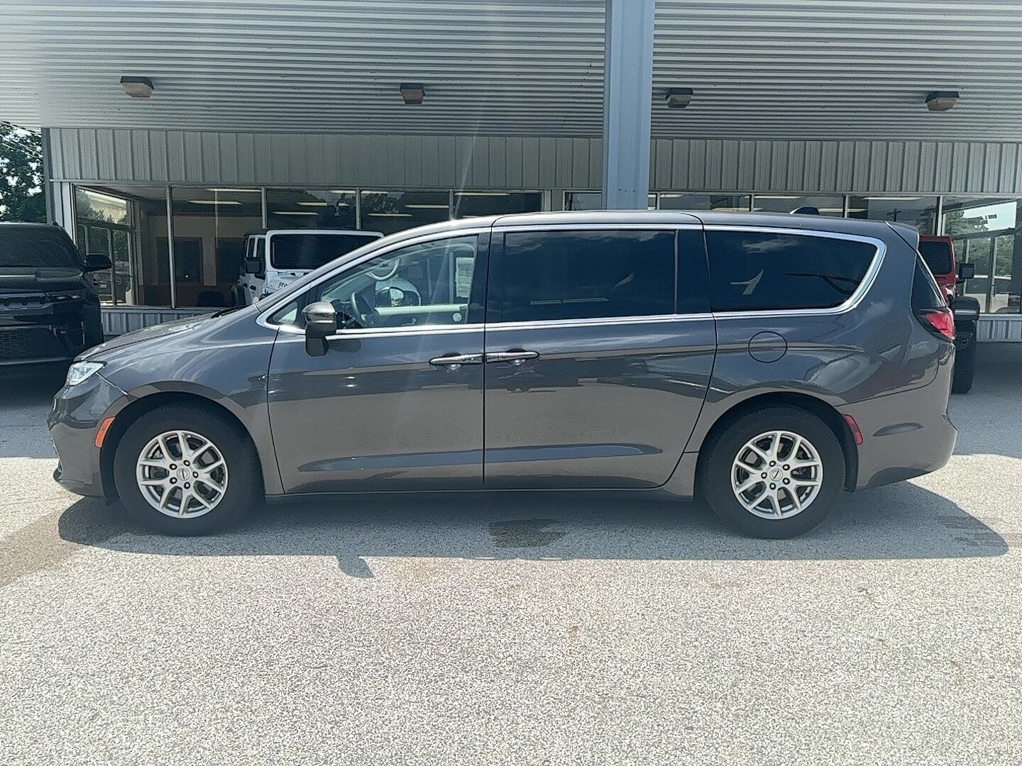 2023 CHRYSLER Pacifica
