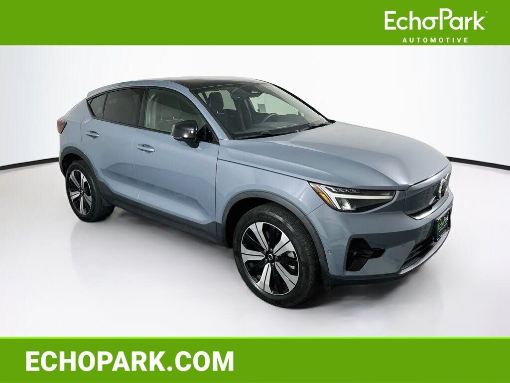 2023 VOLVO C40