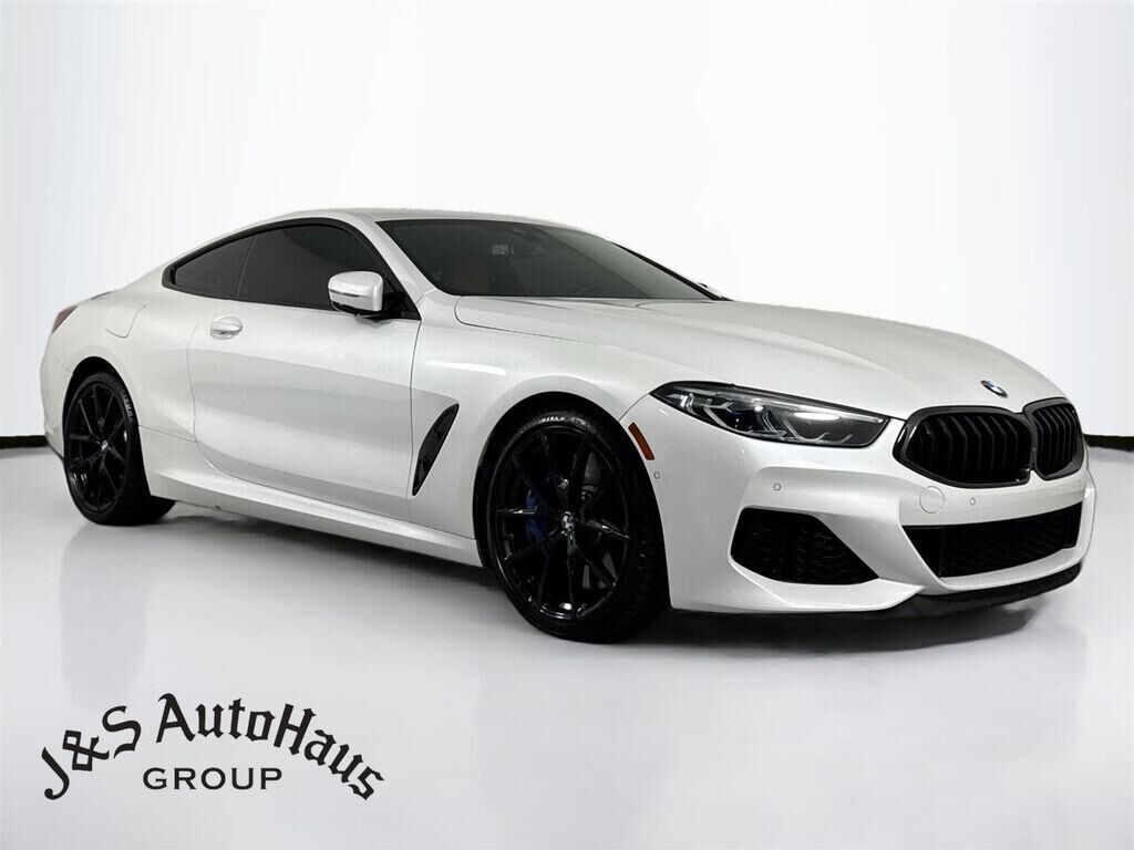 2022 BMW M8