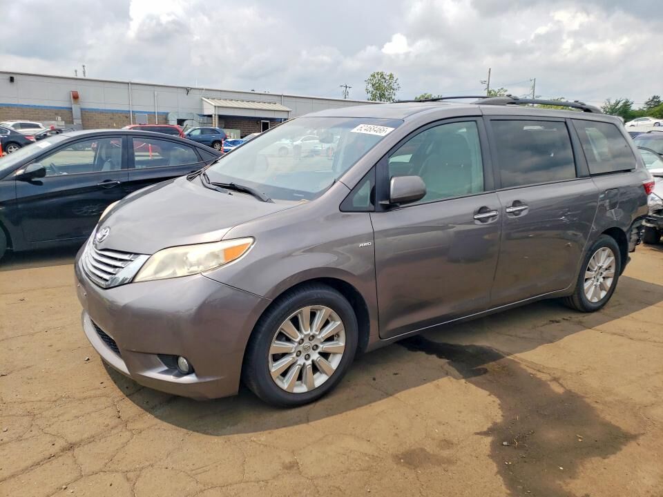 2016 TOYOTA Sienna