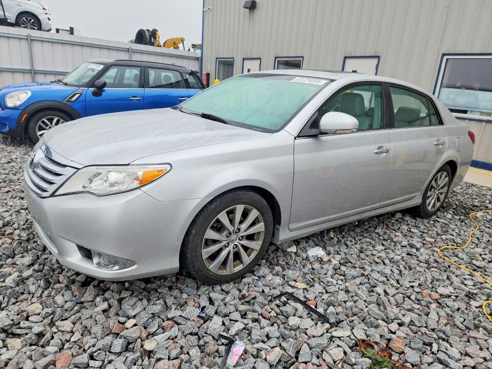 2011 TOYOTA Avalon