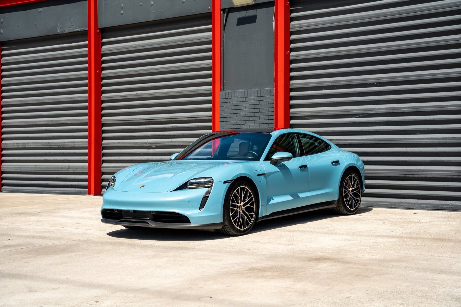 2023 PORSCHE Taycan