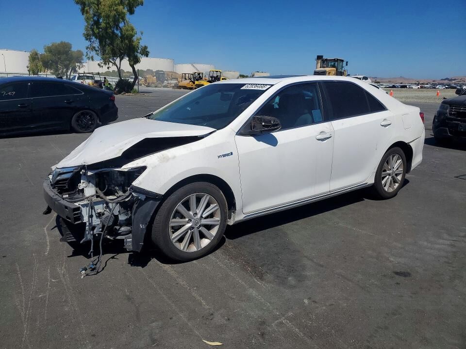 2013 TOYOTA Camry