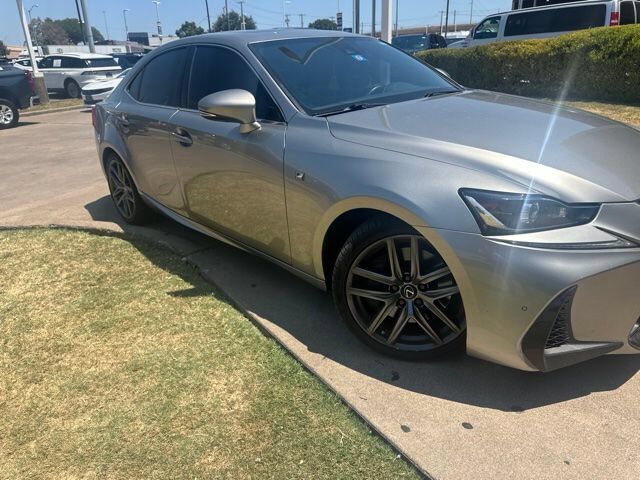 2019 LEXUS IS