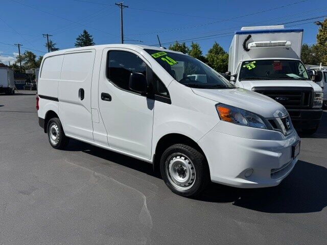2020 NISSAN NV200